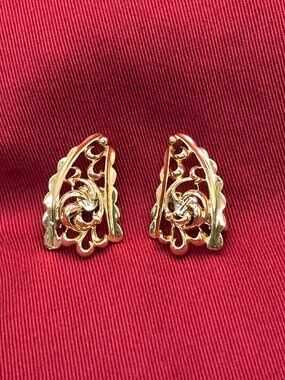 VTG Coro Gold-Tone Open-Work Screw/Clip Earrings